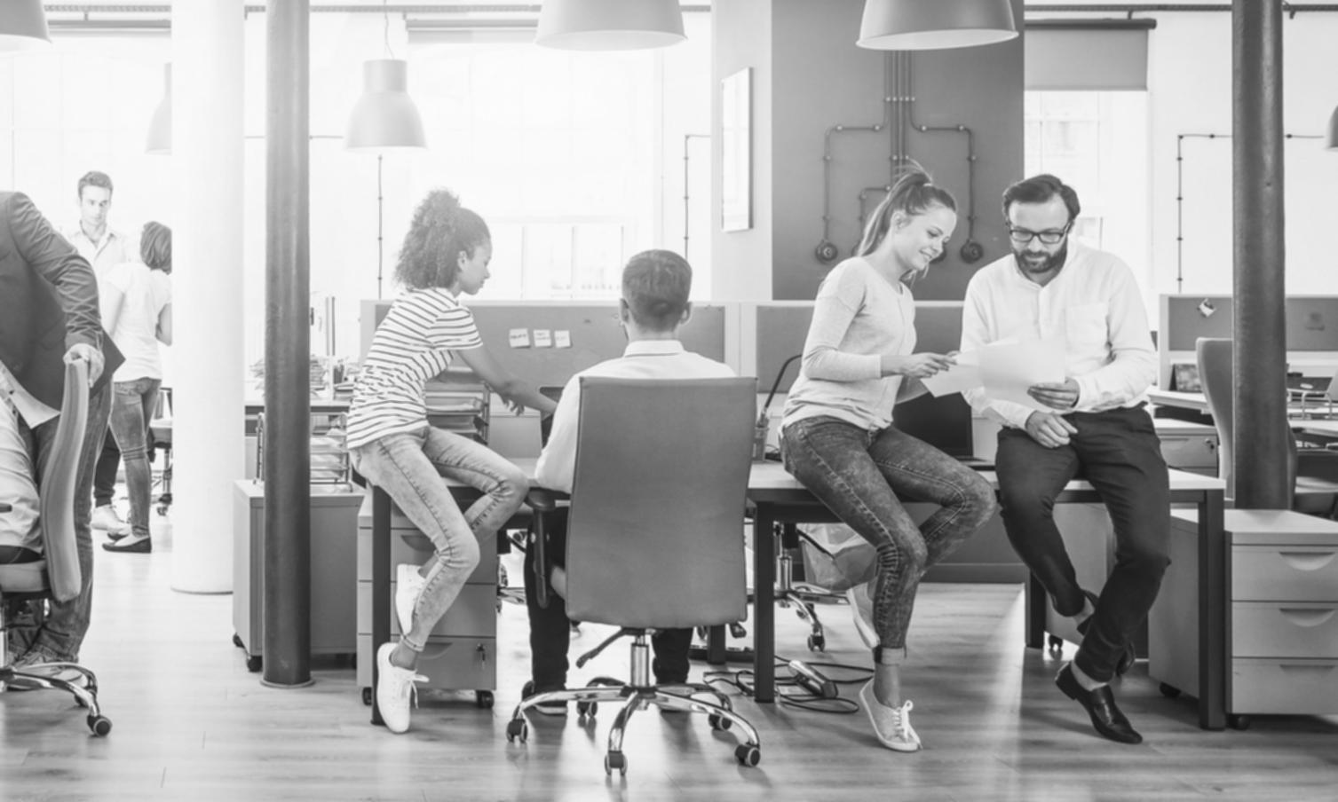 Participante trabajando en estrategia financiera personalizada